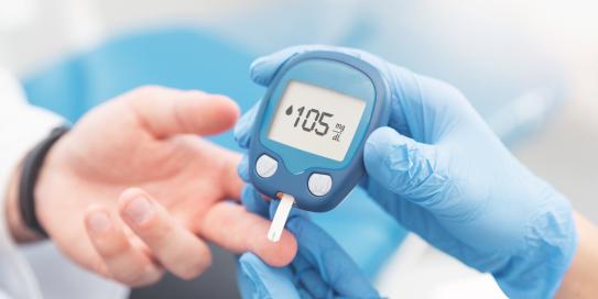 Blutzuckermessung an Finger